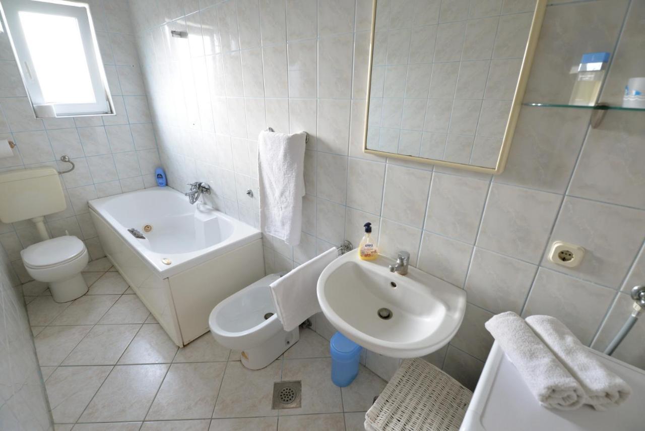 Apartman Rasip, Murter Exteriör bild